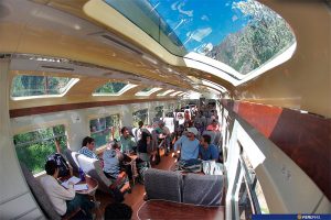 Tren a Machu Picchu. Tren en Perú