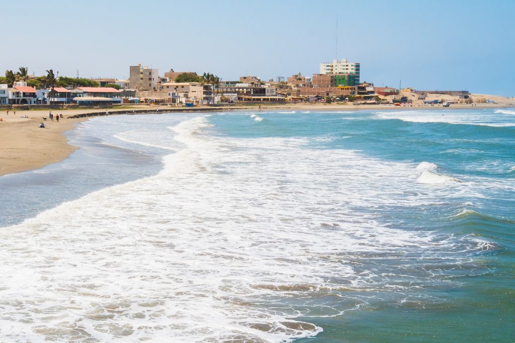 Playa Pimentel tu primera parada de visita a Chiclayo Viajar por Perú