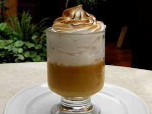 Postres Limeños Suspiro a la Limeña