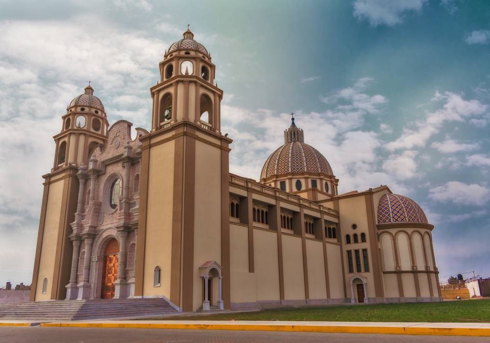 Catedral Nuestra Señora del Carmen y San Pedro Apóstol