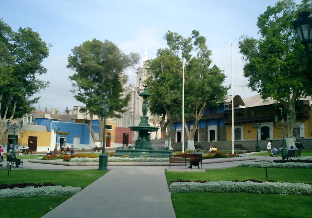 Plaza de Armas de Moquegua - Viaja en bus