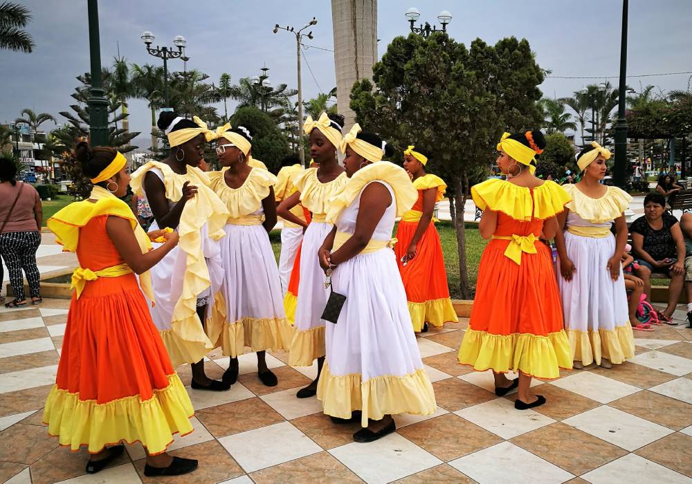 Bailarinas de música afroperuana, Chincha.