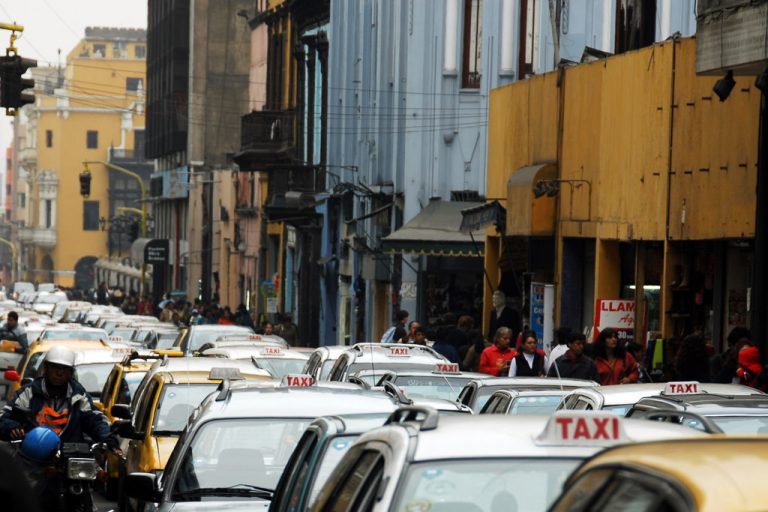 Tomando Taxis en el Perú