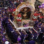 Procesión del Señor de los Milagros en Lima