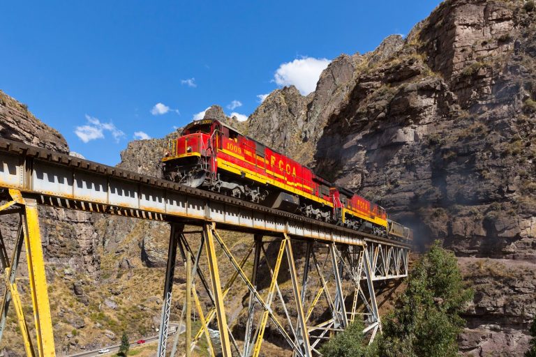 ¿Qué rutas de tren existen en el Perú? Descúbrelo aquí