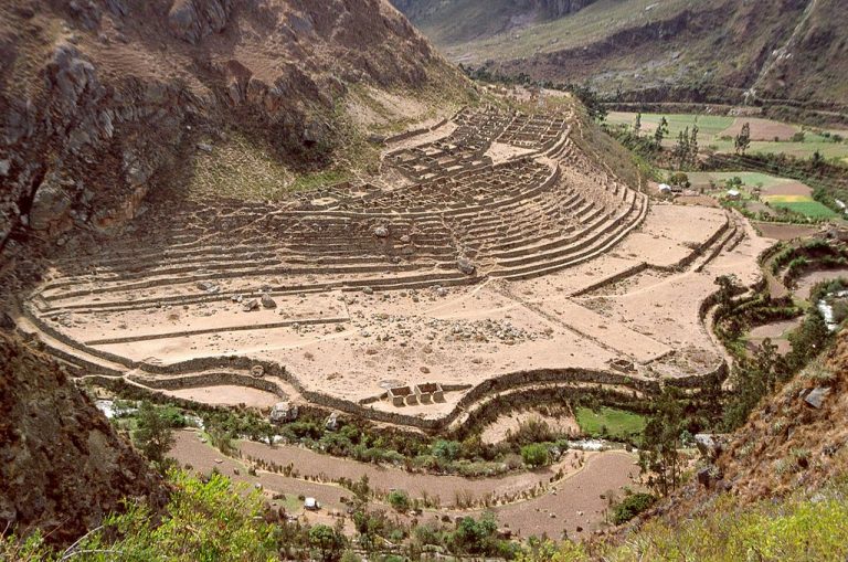Guía de viaje a Llaqtapata, el primer gran atractivo del Camino Inca
