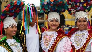 Mochilear en Perú: disfruta del calor de su gente