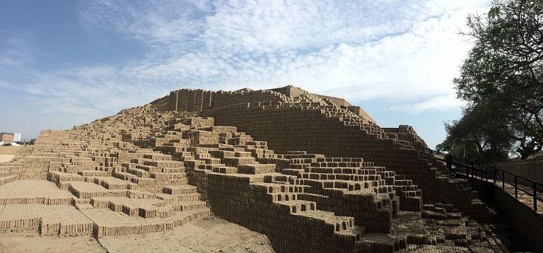 Huacas de Perú