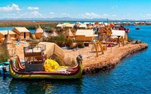 Isla Flotante de los Uros, Puno
