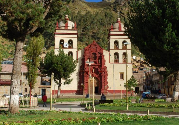 Huancavelica en Semana Santa - Valle de Oropesa
