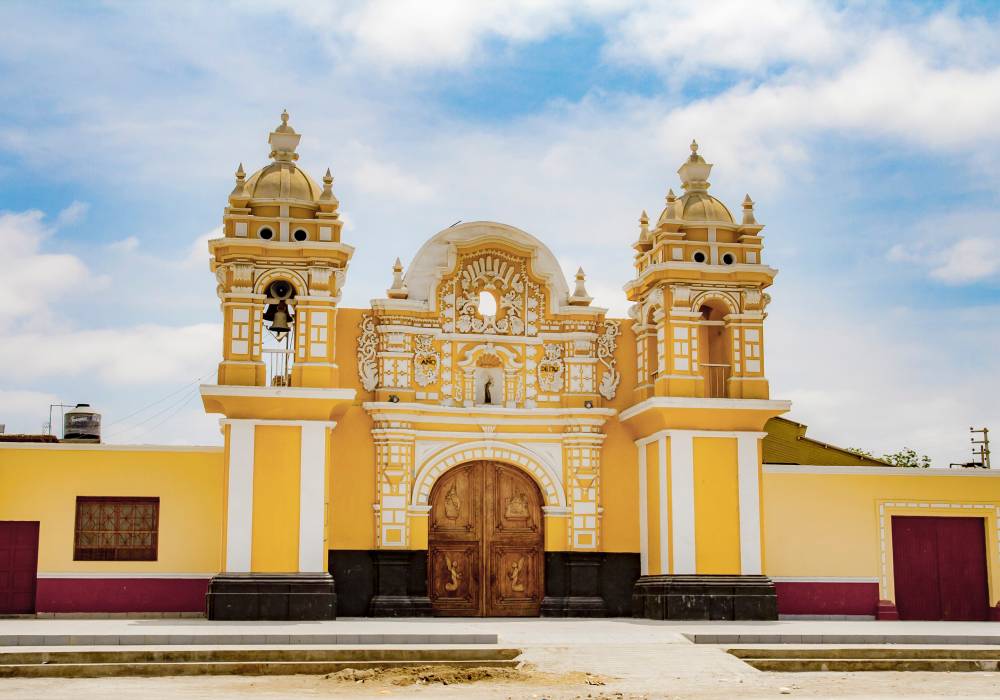 Iglesia de la Virgen del Carmen, Chincha - Pasajes de bus